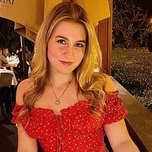 Meet your Posher, Katelyn